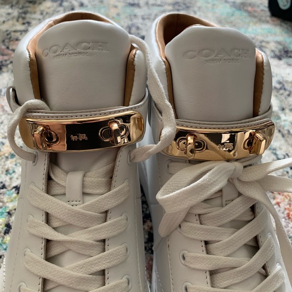 NIB Coach Richmond High Top ๐ - Picture 2 of 4